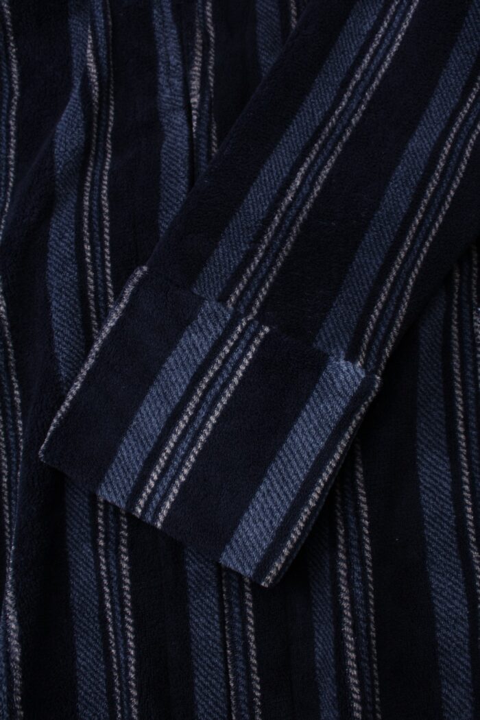 Comfyhome Men‘s Stripe Printed Coral Fleece Plush Collar Winter Robe - Image 4
