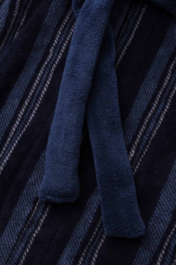 Comfyhome Men‘s Stripe Printed Coral Fleece Plush Collar Winter Robe - Image 3