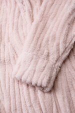Comfyhome Women‘s Pink nine-tailed fox Jacqaurd Sherpa Fleece Shawl Collar Winter Robe - Image 6