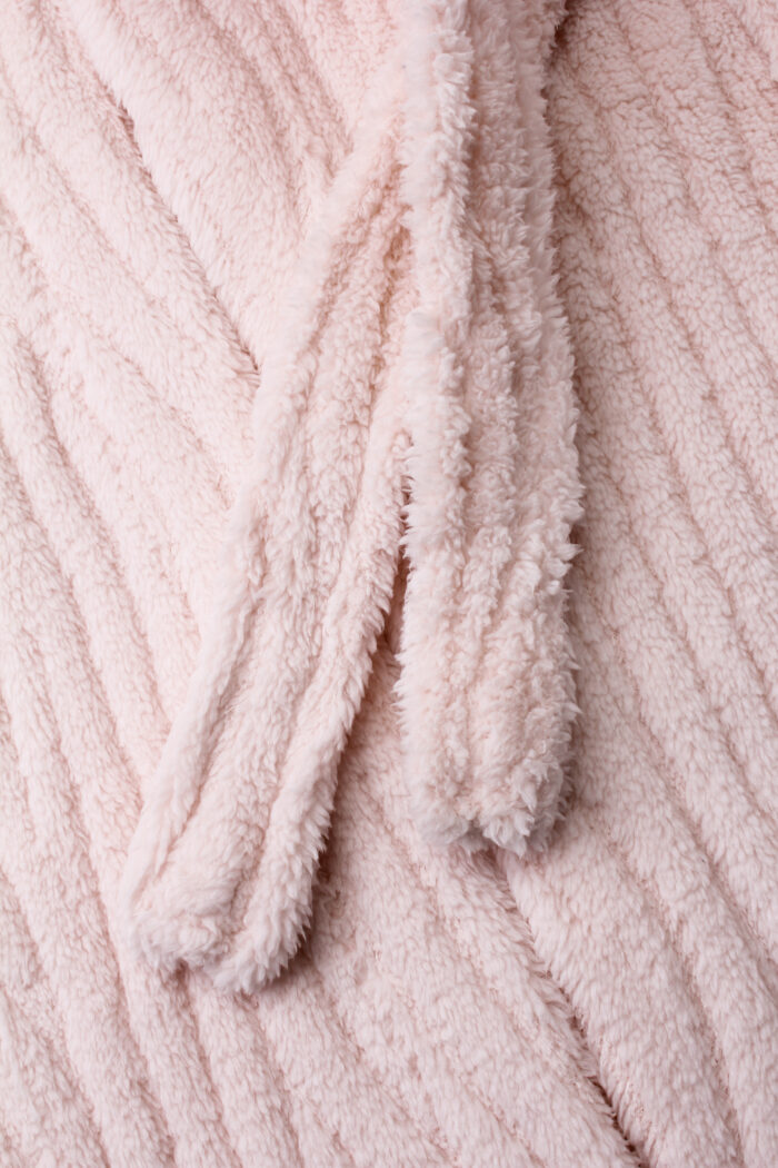 Comfyhome Women‘s Pink nine-tailed fox Jacqaurd Sherpa Fleece Shawl Collar Winter Robe - Image 4