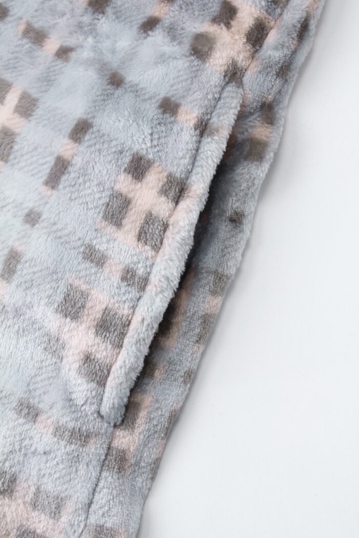Comfyhome Women‘s Warm Check Printed Flannel Fleece Lapel Button Winter Housecoat - Image 4